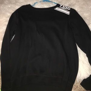 victoria’s secret pink sweatshirt